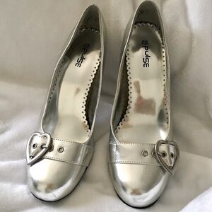 Pulse size 10 heel